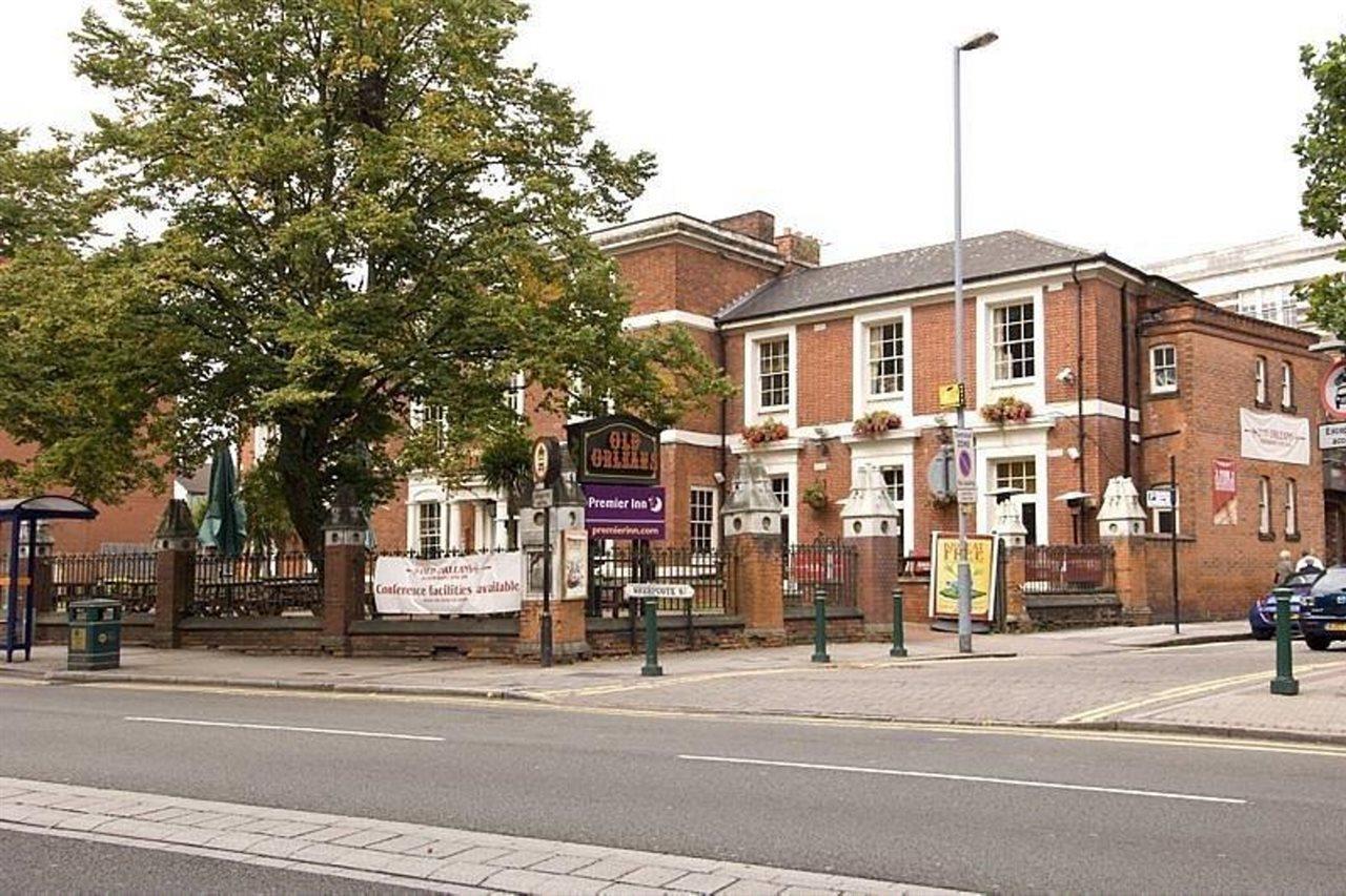 Premier Inn Birmingham City Centre Broad Street Exterior photo